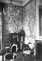 Kcik w pokoju ze starochisk tapet - zdjcie z 1935 roku